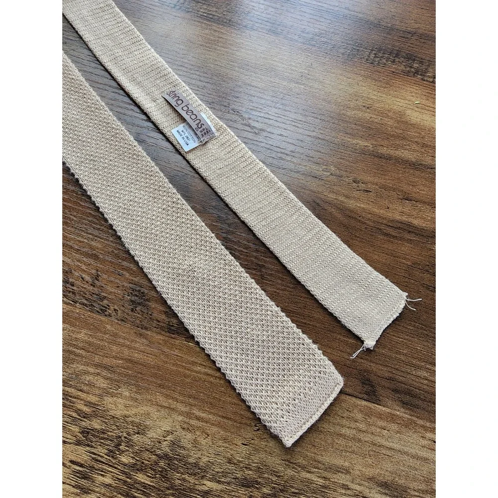 Vintage String Beans Sock Knit Skinny Tie Square End 70s USA Made Cotton Beige